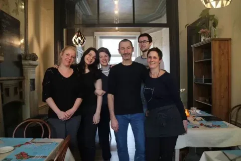 Het team van De Appelier dat elke weekdag je dagschotel klaarmaakt