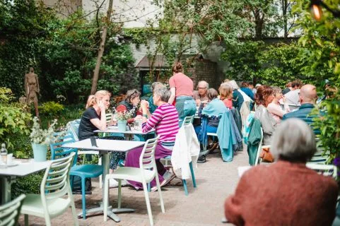 Vers bereide vegetarische gerechten van De Appelier, klaar om af te halen